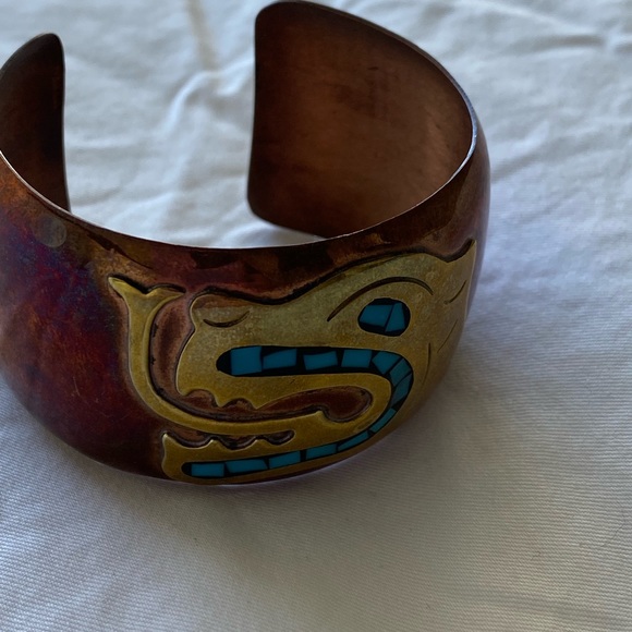 Mexican etched copper cuff bracelet - Picture 3 of 5